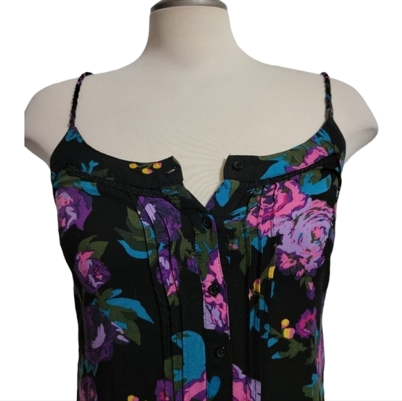 Streetwear Society | Black with Florals Tank Top - Picture 4 of 7